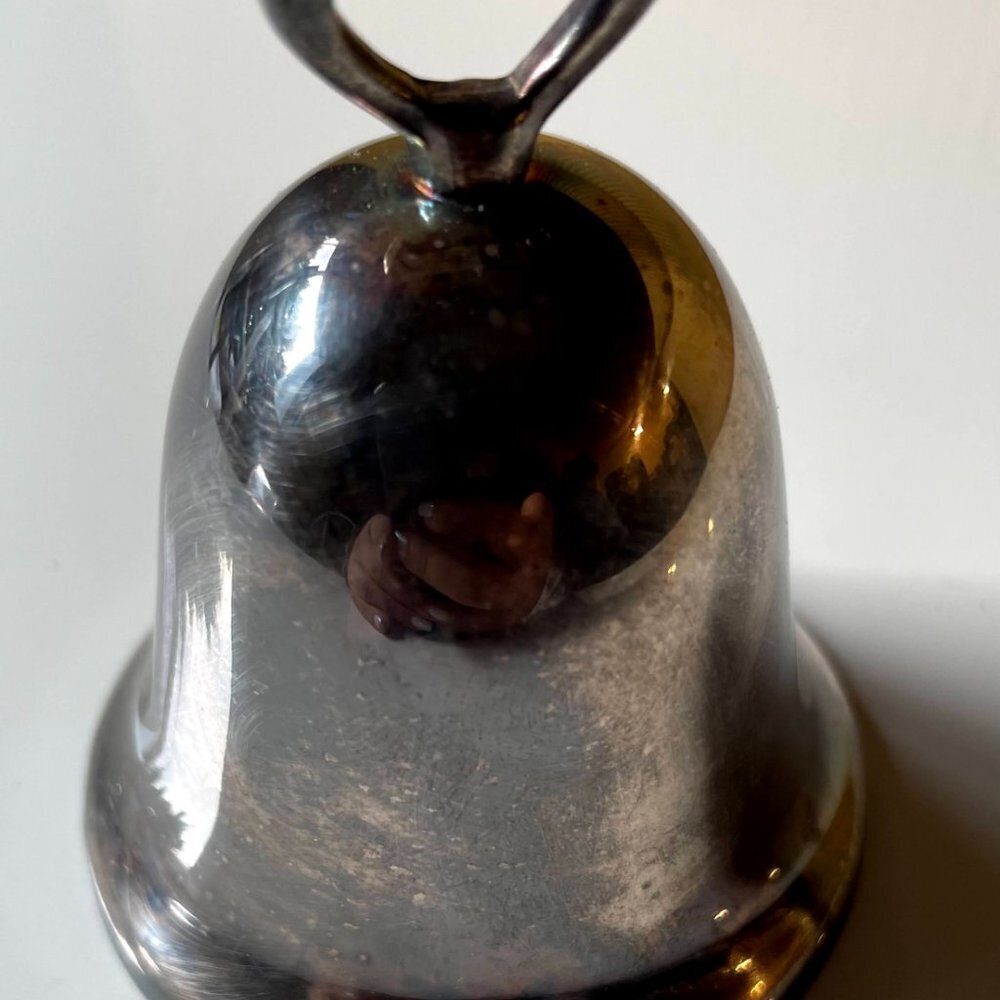 Reed and Barton 1981 Annual Silver Plated Sleigh Christmas Bell Ornament - Picture 2 of 7